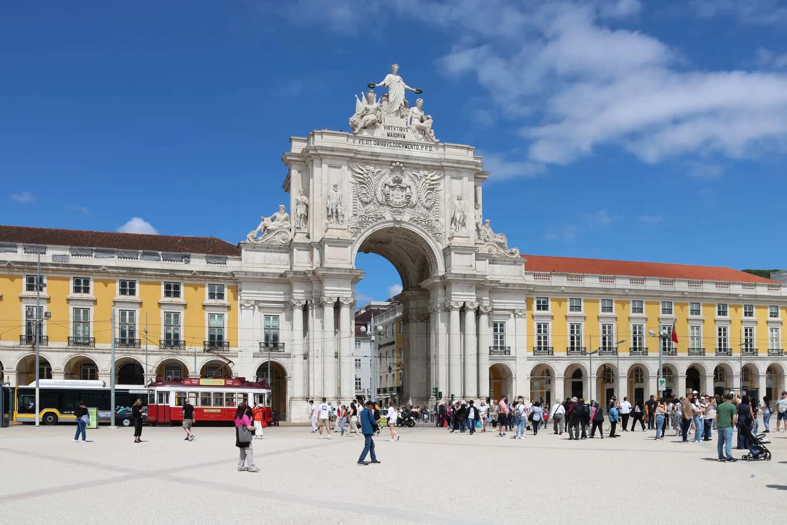 Contact — Lisbon Airport (LIS) Guide Team