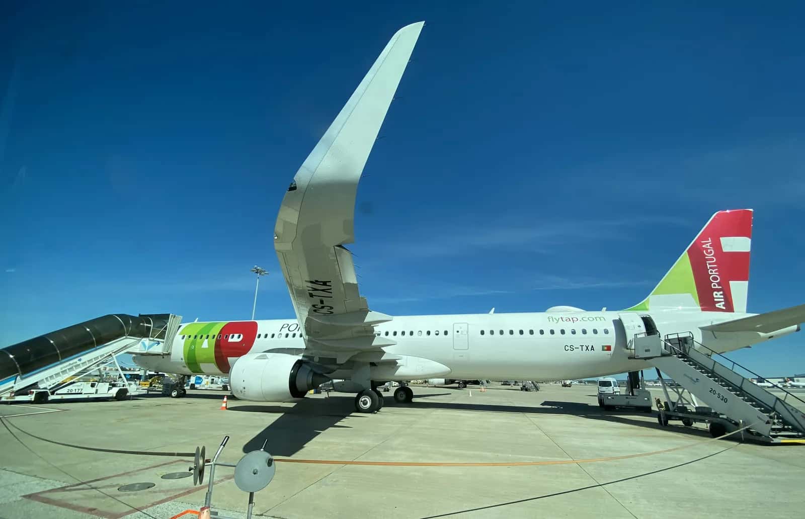 Lisbon Airport Airlines — TAP, Ryanair, easyJet, 60+ Carriers
