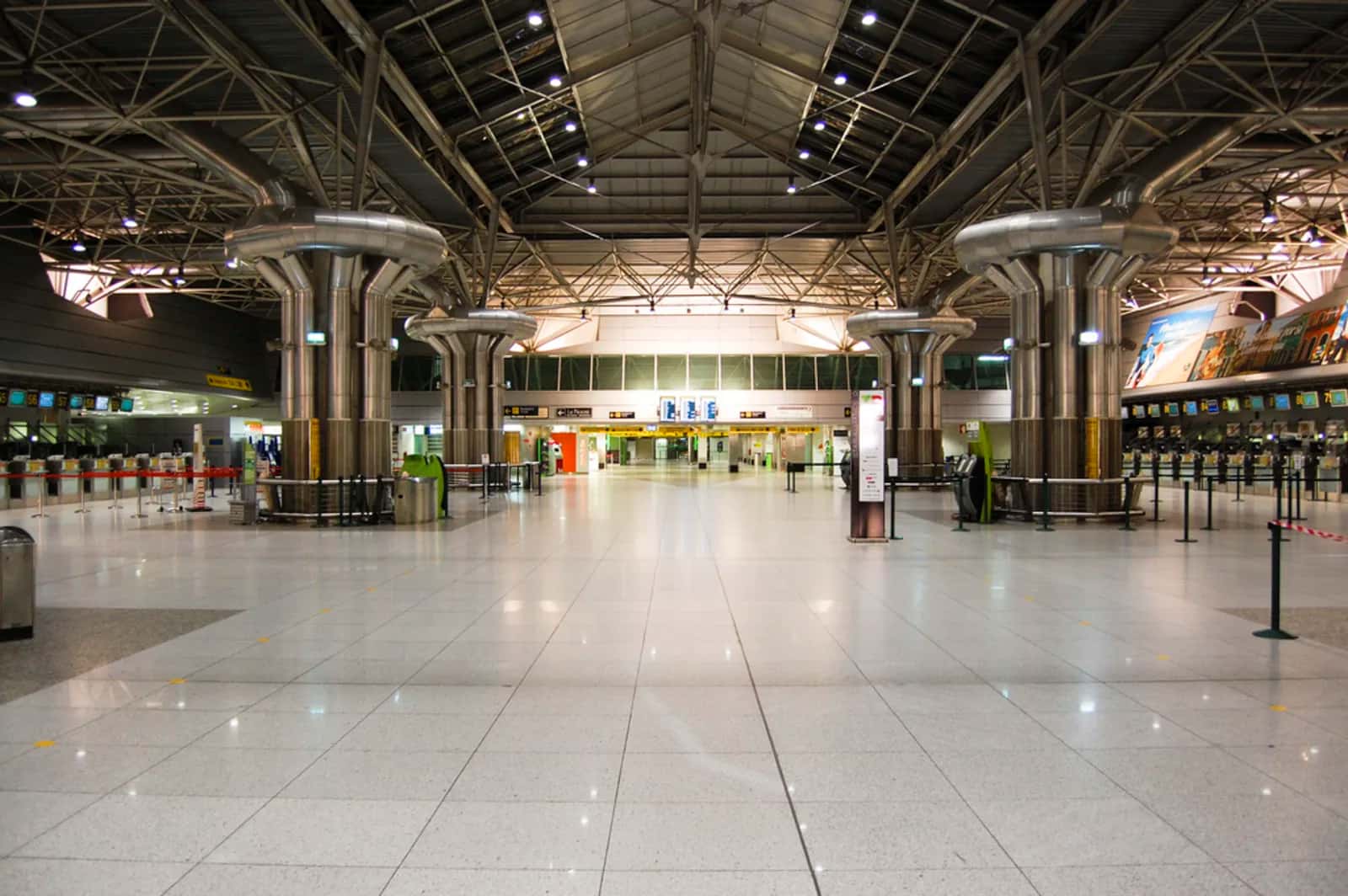 Flughafen Lissabon Terminals — T1 und T2 Kartenführer 2026